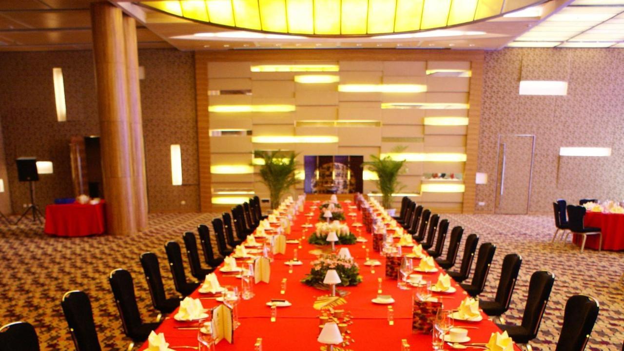 Holiday Inn Binhai Tianjin Exterior foto