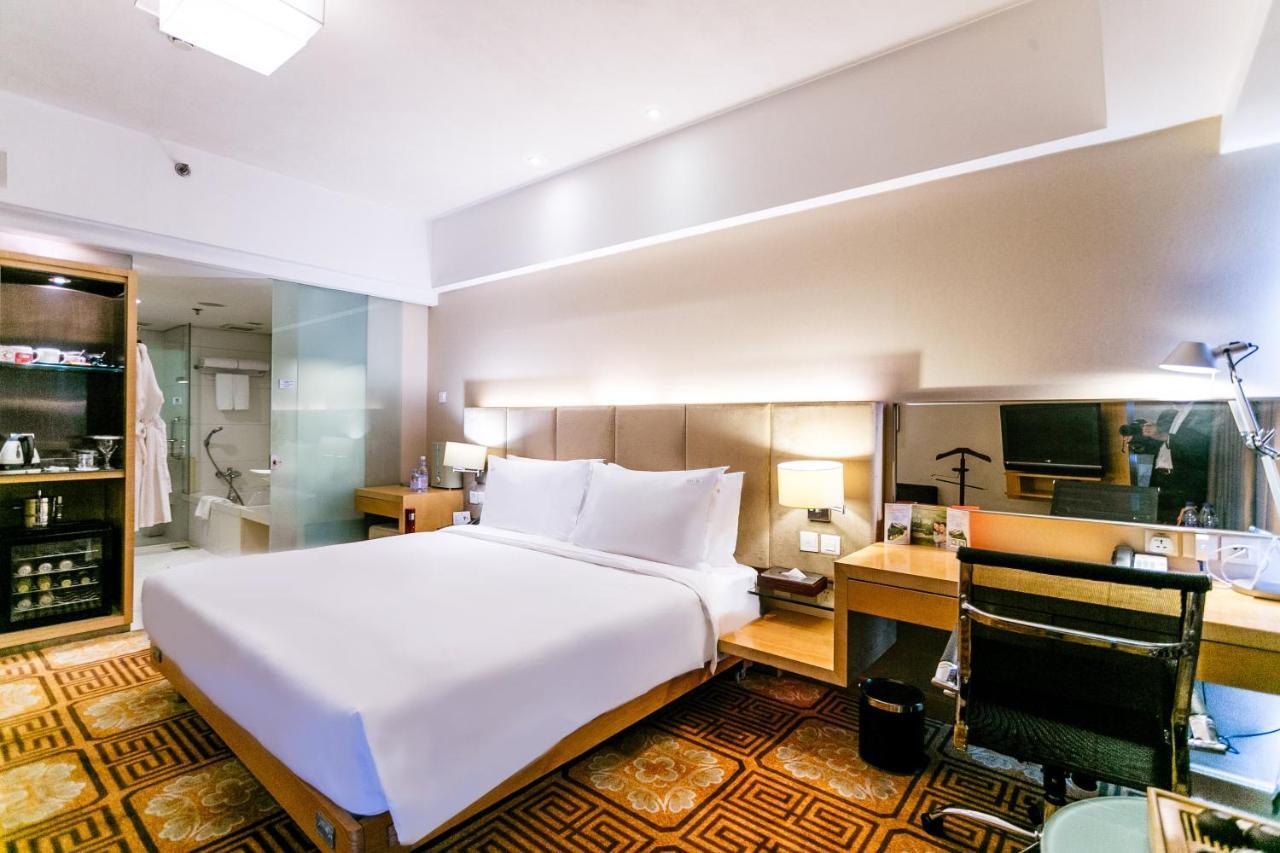 Holiday Inn Binhai Tianjin Exterior foto